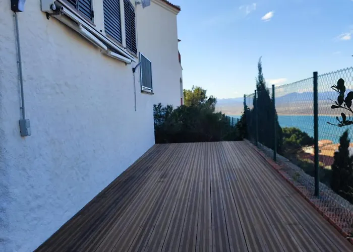 Maison Avec Piscine Commune Et Vue Росас