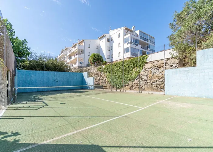 Maison Avec Piscine Commune Et Vue *
